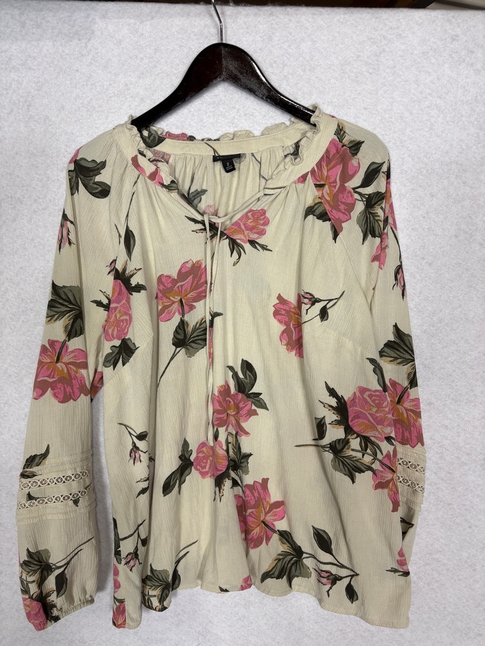 Torrid Boho Floral Peasant Blouse - Pink on Cream Size 2